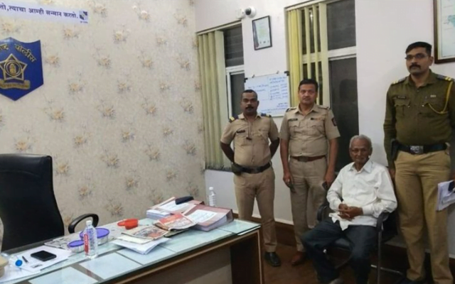 Kedar Jadhav's Father