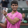 Carlos Alcaraz reaches last 16 at Miami Open