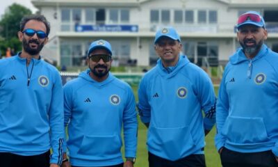 Rahul Dravid and support staffs