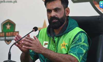 Pakistan players on Hafeez